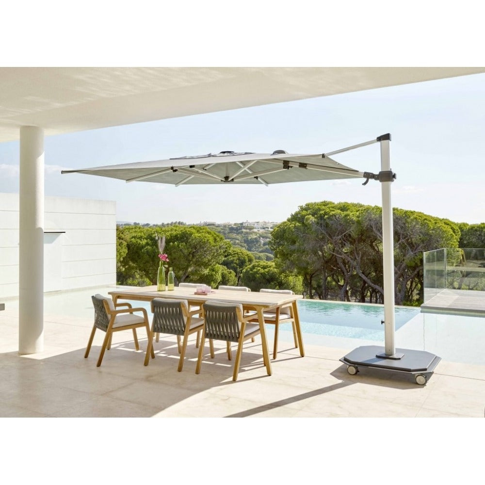 Flexx 6 Seat Dining Set poolside