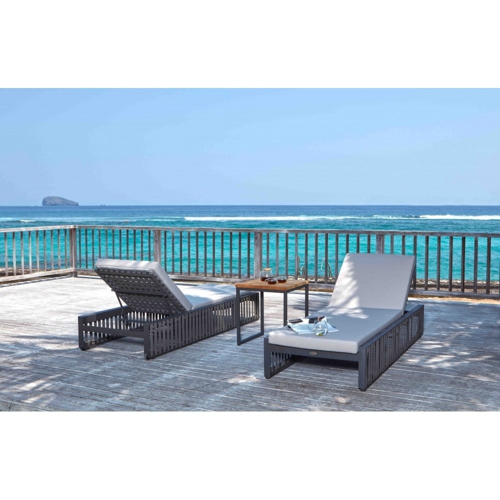 Horizon Lounger seaside