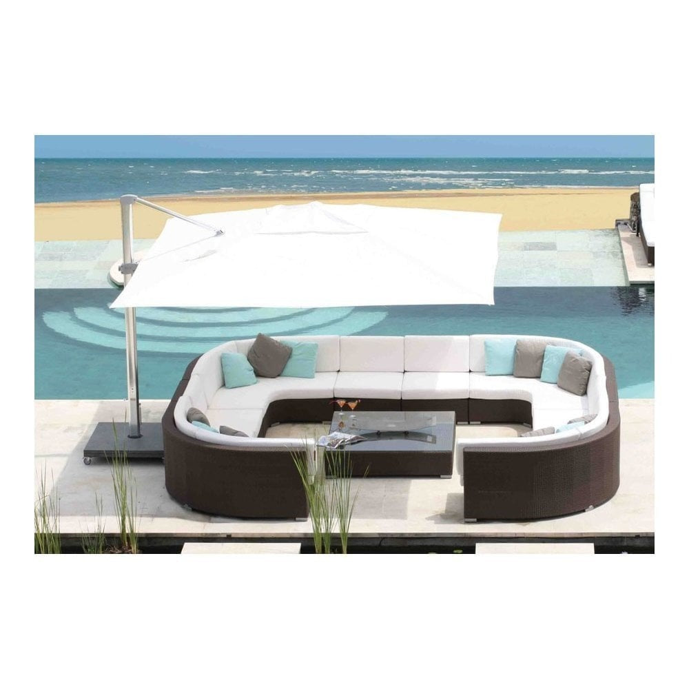 Kingston Cantilever Parasol poolside 2