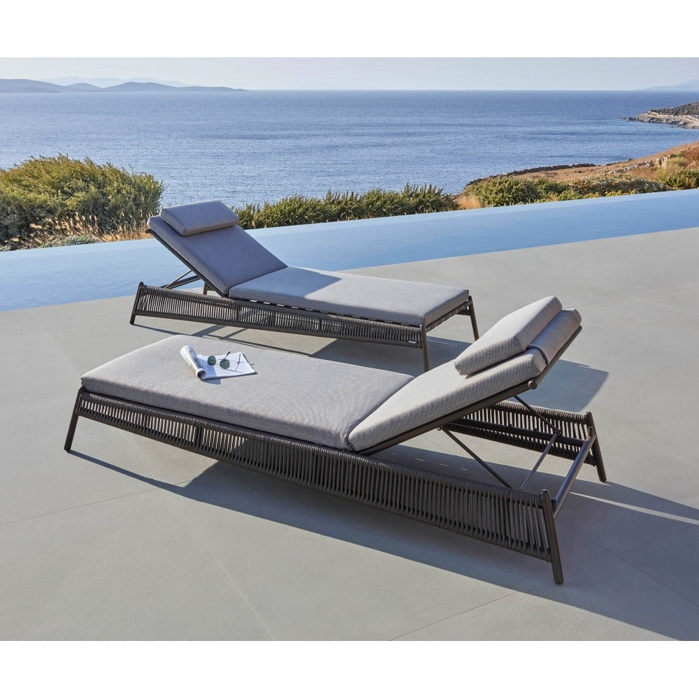 Scoop Lounger sleek